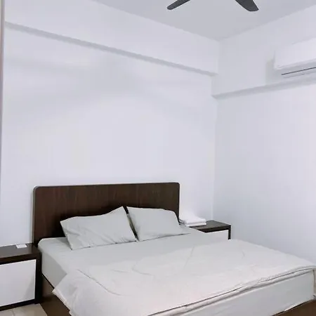 Ulike Homestay-3Room-4 King Size Bed-The Venus Sitiawan Exterior photo