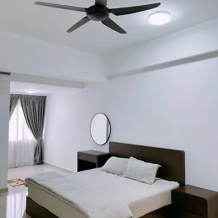 Ulike Homestay-3Room-4 King Size Bed-The Venus Sitiawan Exterior photo